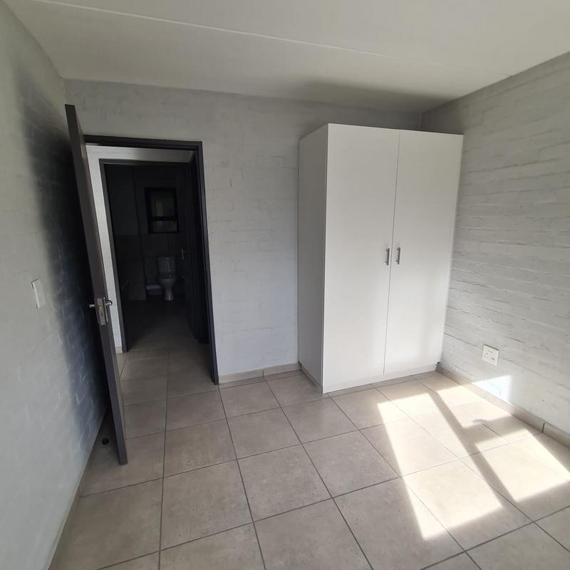 To Let 2 Bedroom Property for Rent in Goodwood Central Western Cape